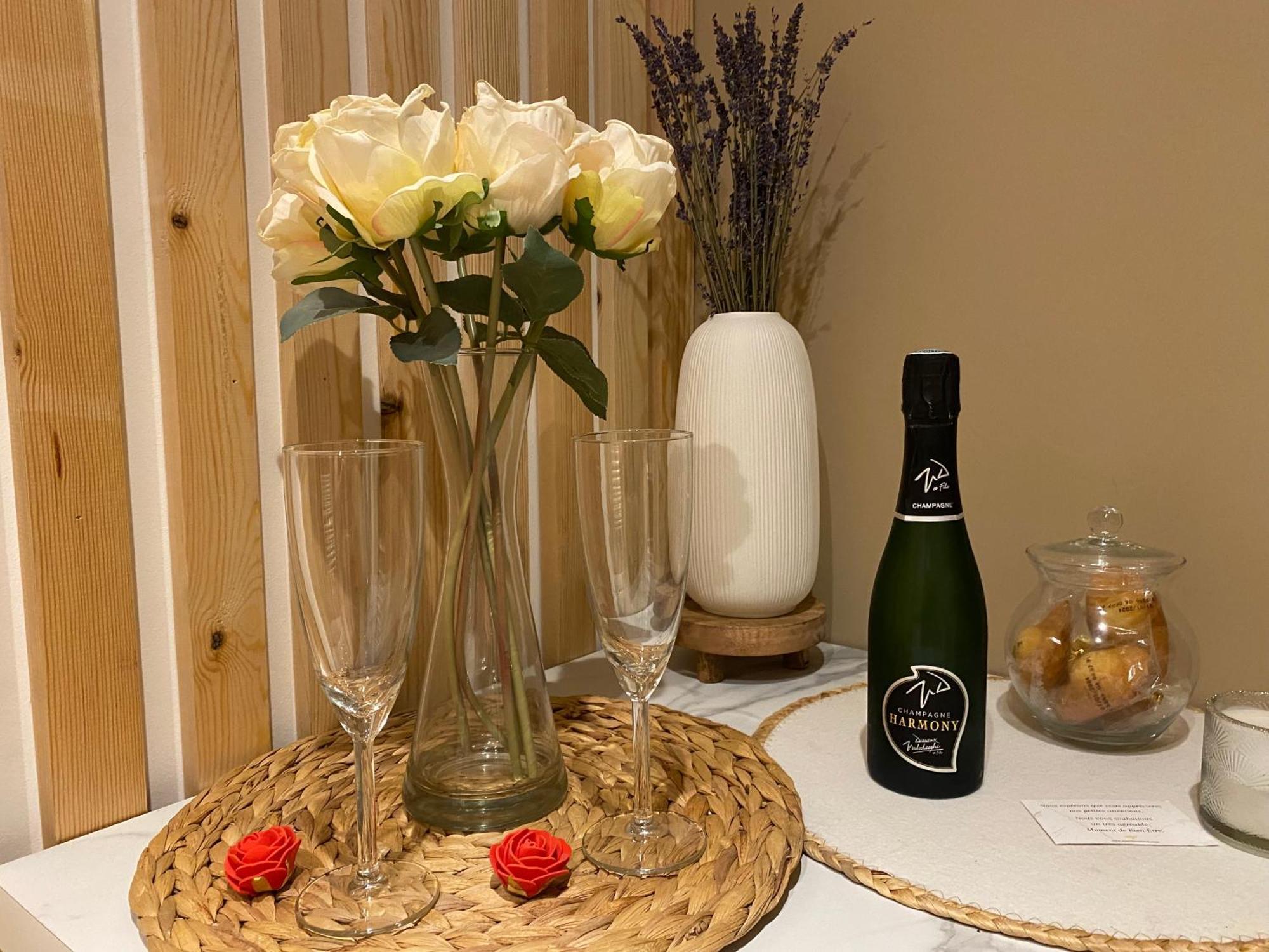 Appartement - Parking Prive Gratuit, Proche Centre-Ville Et Gare De Saint-Omer 圣奥梅尔 外观 照片