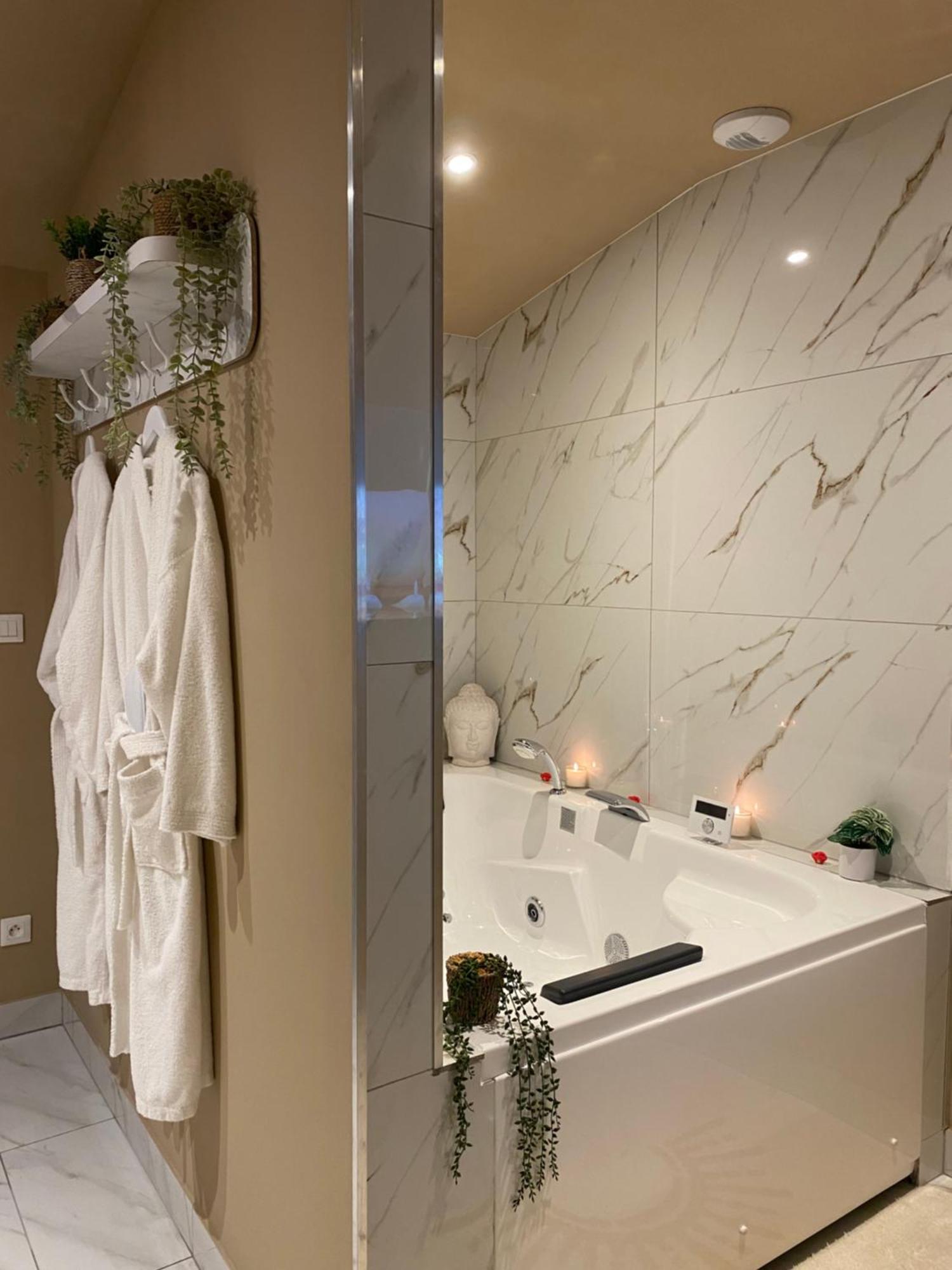 Appartement - Parking Prive Gratuit, Proche Centre-Ville Et Gare De Saint-Omer 圣奥梅尔 外观 照片