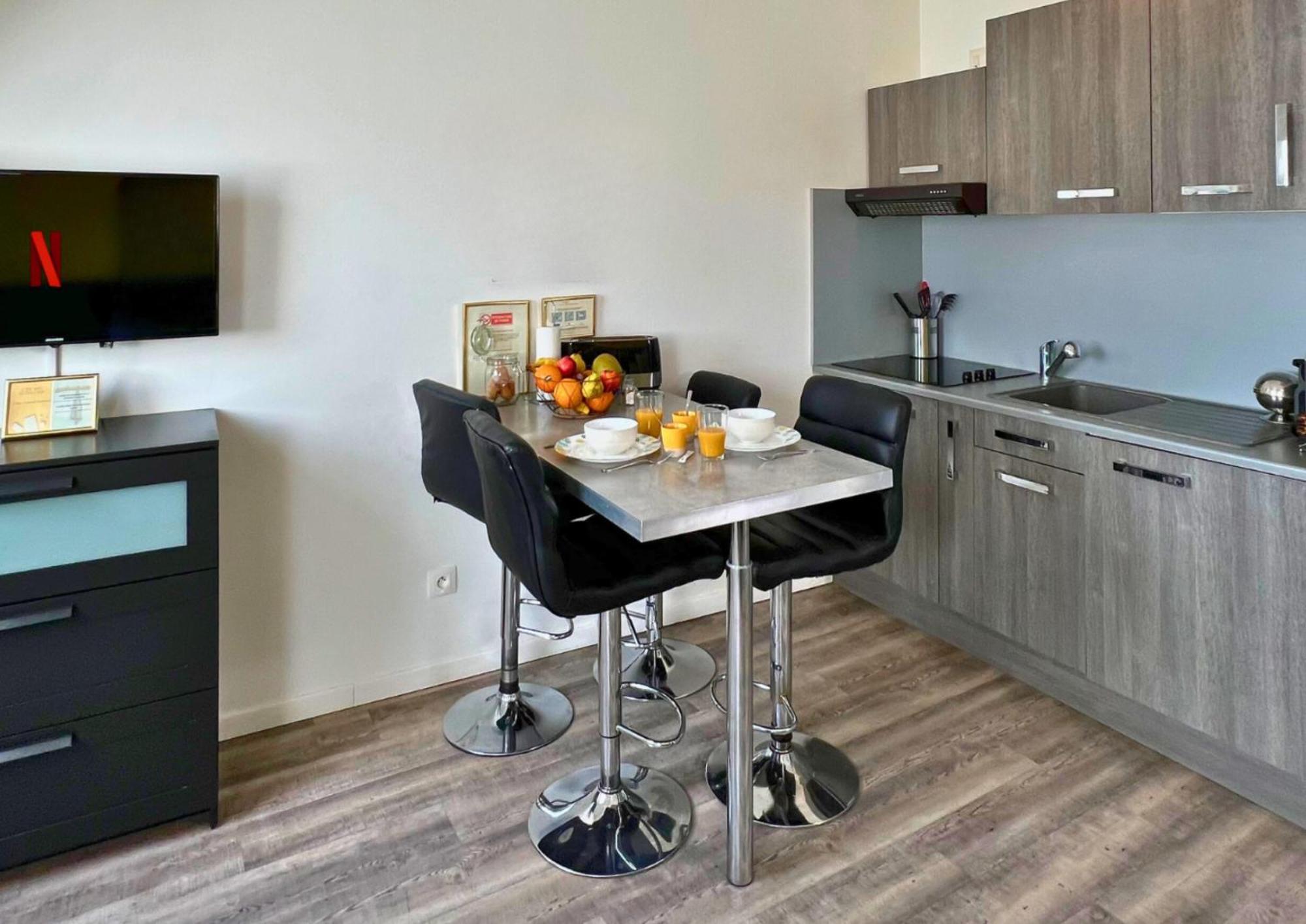 Appartement - Parking Prive Gratuit, Proche Centre-Ville Et Gare De Saint-Omer 圣奥梅尔 外观 照片